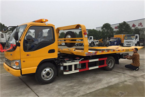 靖宇哪里有拖车服务